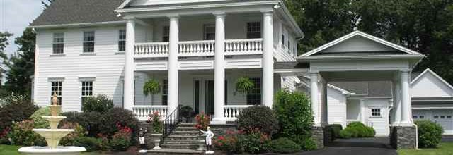 Featured Guest Listing – Saratoga Spring Lakeside Retreat