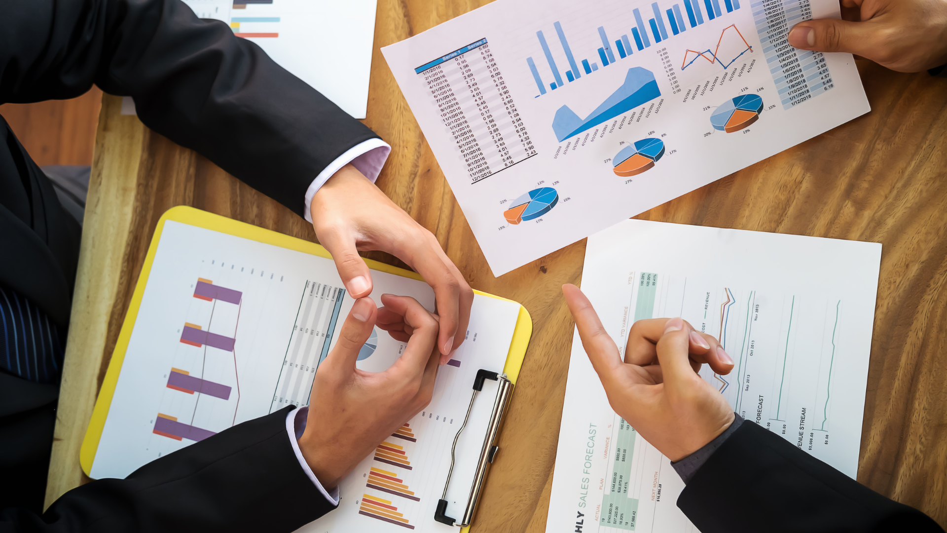 Why I Use a SWET Analysis for Competitive Research